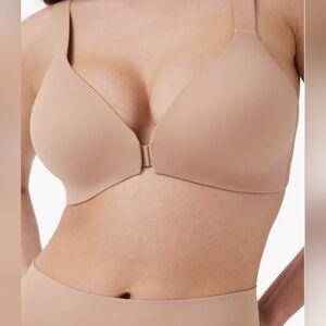 ☕️NWT SPANX BRA-LLELUJAH WIRELESS FRONT CLIP BRA SIZE 34C